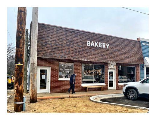 Black Currant Bakehouse.Union Pier MI. Coffee Tea Donuts Pastries Cakes Bagels Quiches Sandwiches Vegan etc. Great Food & Service!