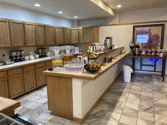 The breakfast area is super clean.