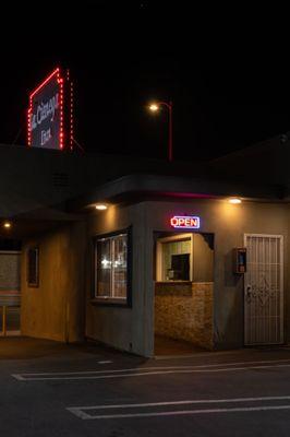 Remodeled Motel, close to all restaurants. Near West Hollywood and Beverly Hills.