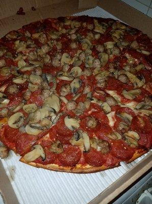 Pepperoni, sausage and mushroom - I have yet to try, this is a friends pic!