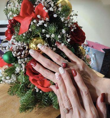 Christmas Nails done by Thai.  Beautiful job!