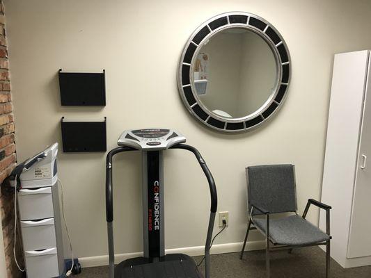 Vibration plate to enhance fat loss with UltraSlim treatment.