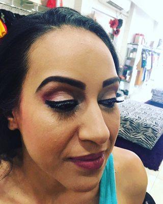 Peinados y maquillaje para todo tipo de ocasiones ‍