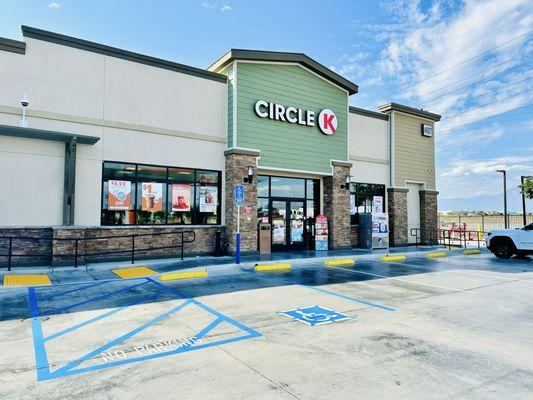 Circle K front entrance