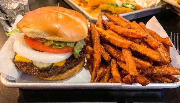 Cheeseburger & fries