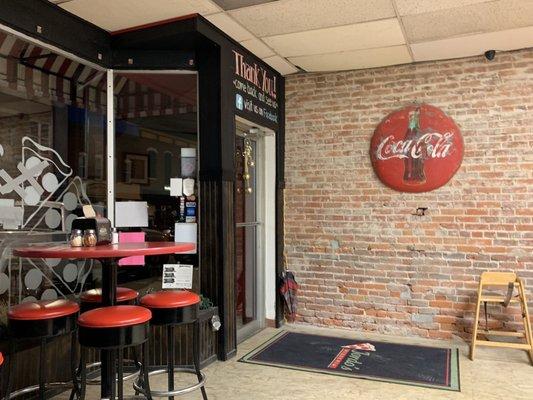 Entrance into pizzeria