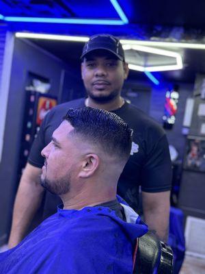 We hope to offer you the best barber service in all types of cuts, styles and trends