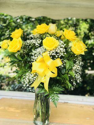 Sparkle your day bringing happiness and joy to your home. Order this arrangement today at White Plains Florist!