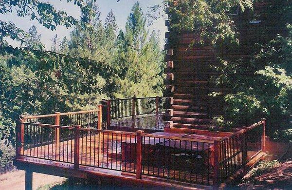 Petrie Fence & Deck Co.