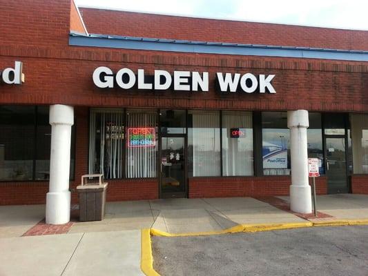 Golden Wok restaurant front.