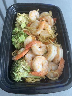 Shrimp with broccoli and noodles