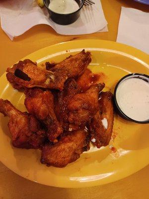 Barbecue wings w/ranch dressing.