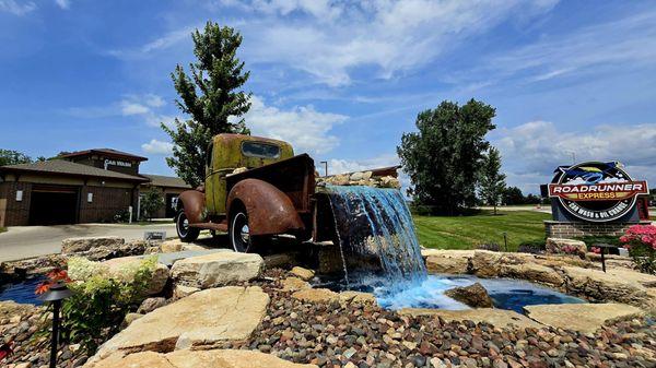 Car Wash & Oil Change in the City of New Berlin near costco