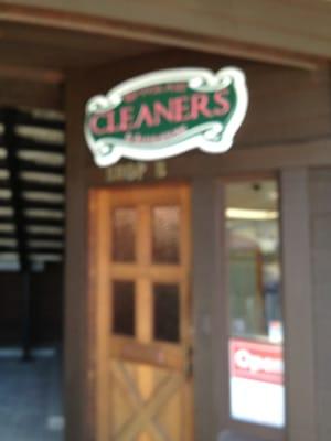 Spyglass Cleaners & Alterations