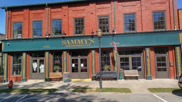 Sammy's exterior