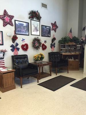 Very clean and comfortable waiting area, I don't feel out of place. Fair price on diesel smog! Nice to know they're patriotic, too!