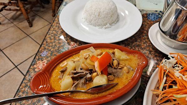 Beef massaman curry