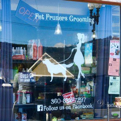 Pet Pruners Grooming & Supplies