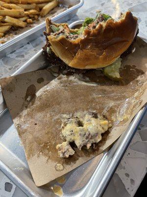 The Gin Burger Smashed meat and moist hamburger 10 stars