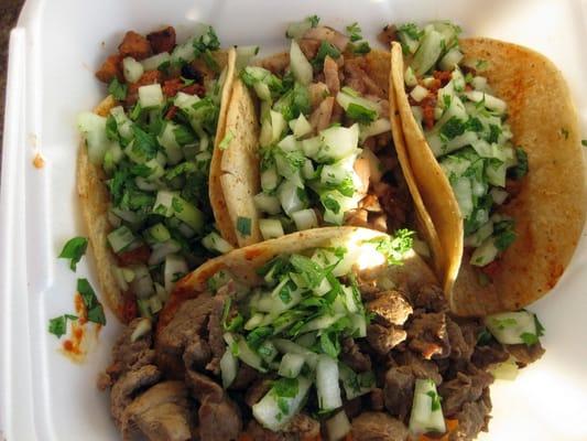 Tacos, 1-Asada, 1-Carnitas y 2-Pastor