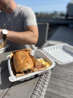 BBQ Brisket Sandwich with Mac & Cheese