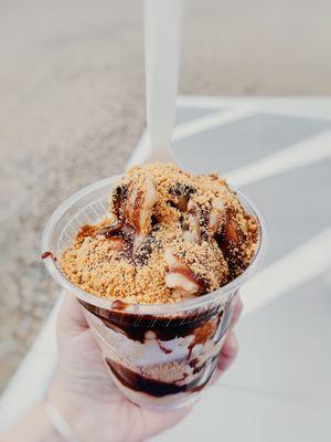 Coffee Oreo w hot fudge & graham cracker