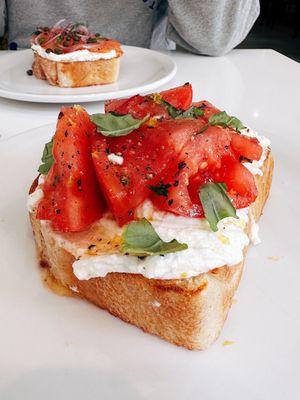 Summer tomato toast