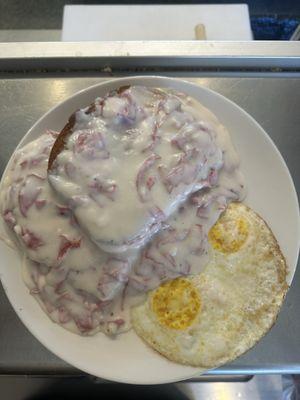 Chipped Beef on Toast with Eggs