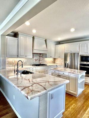 Cristallo quartzite countertops