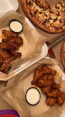 Buffalo & yummy sweet chili wings along w their good pizza 1.06.21