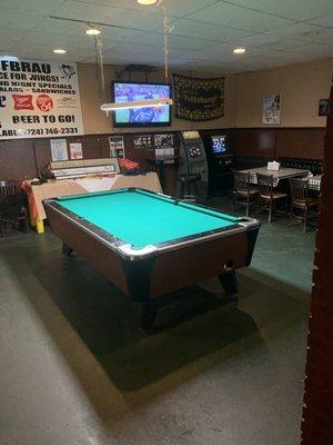 Pool table