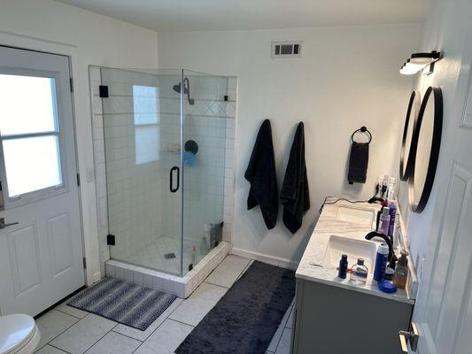 Single downstairs bathroom before renovation!