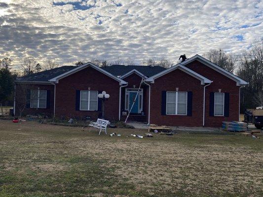 Replacing a roof in New Hope!