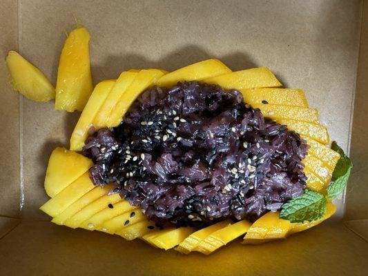 Mango with Sweet Black Sticky Rice