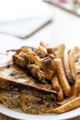 Cider braised chicken sandwich.