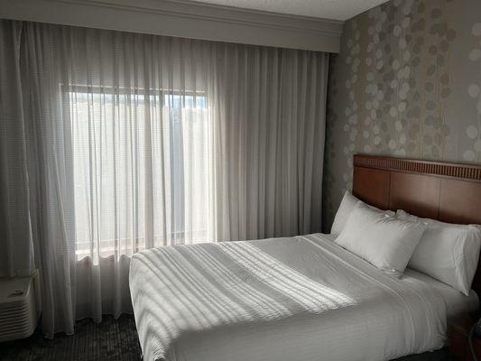 Courtyard by Marriott double bed room suite