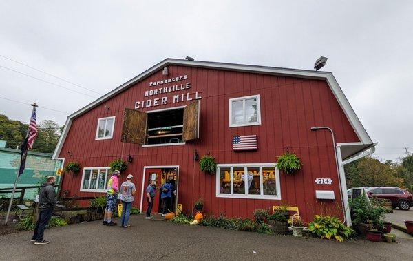 The cider mill experience on the day of my visit consisted of shopping for doughnuts and cider.