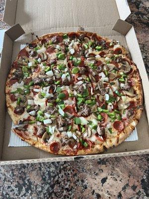 Ange's Combo Pizza: Look at that Beauty!