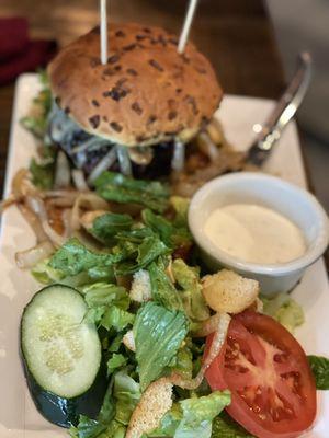 522 Burger with salad.