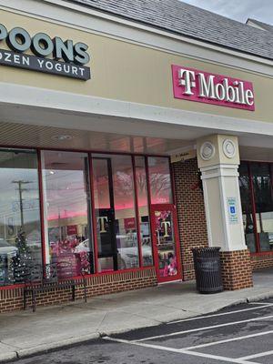 The exterior of the T-Mobile store at Towers.