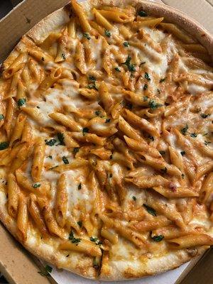 Penne alla vodka pizza