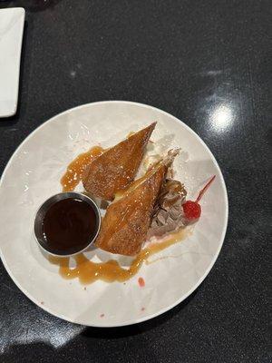 Dessert like egg roll!