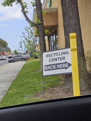 There's another entrance! The recycling center is behind the strip mall