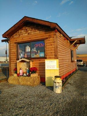 Traditional Pacific Northwest Flavor and Service.  Located in the Plaza Center Strip Mall by Walmart!