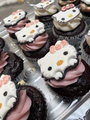 Hello Kitty Cupcake Toppers