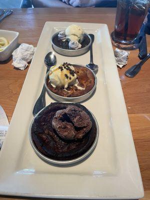 Salted Caramel Pizookie Triple Chocolate Pizookie Made With Ghirardelli Cookies 'N' Cream Pizookie