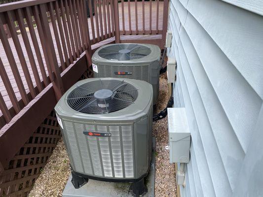 2 new Trane Air conditioners installed at the Lakelands in Gaithersburg, Md.