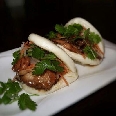 Grilled Lemongrass Chicken Buns