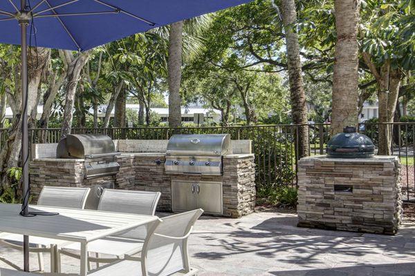 Plantation Colony Poolside Grills