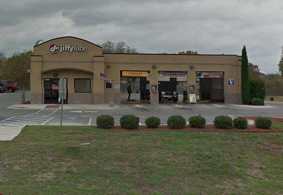 Outside view of Jiffy Lube location on Nacagdoches Rd.